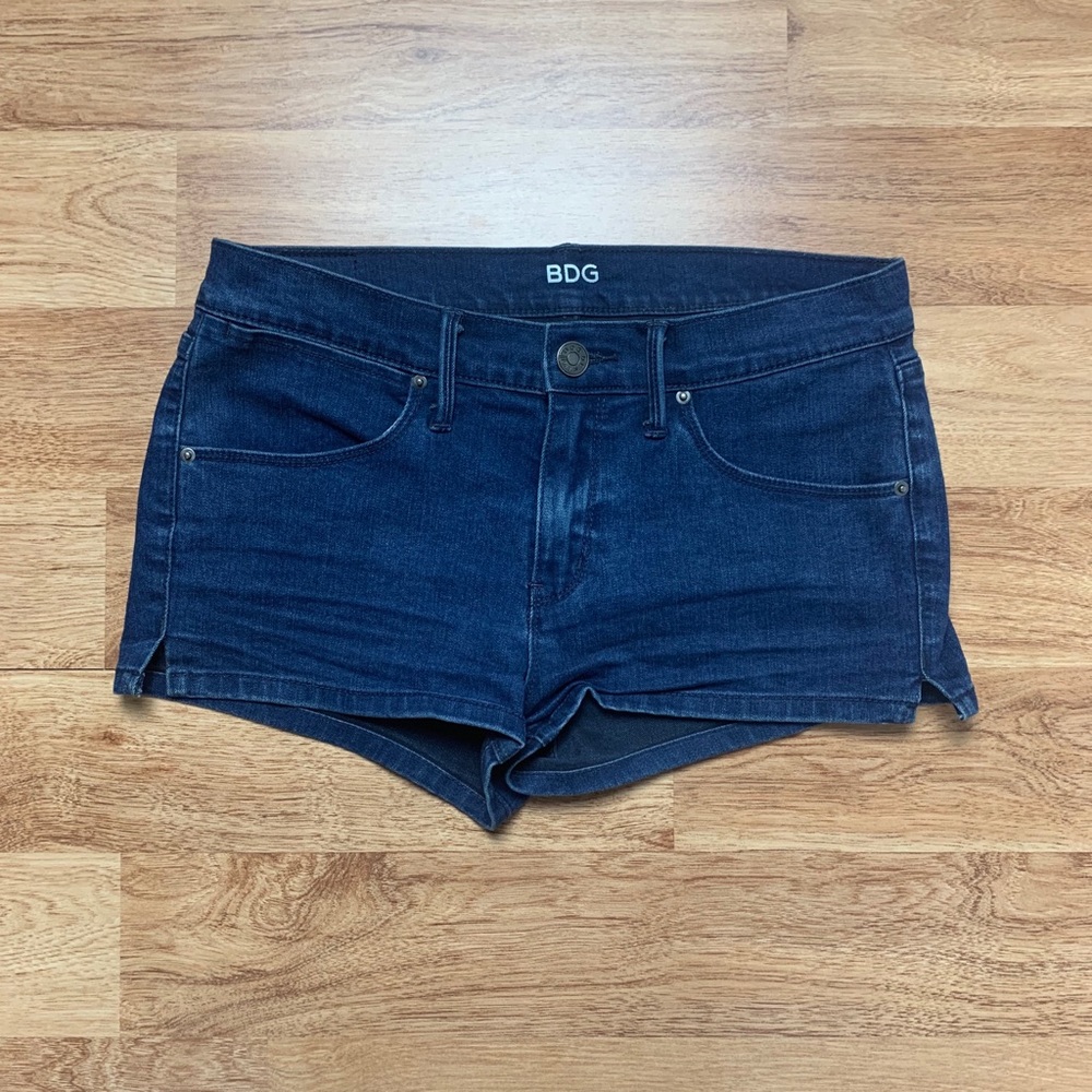 BDG Mid Rise Ankle Kicker Jean Shorts Size 28 Women